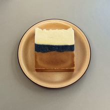 Load image into Gallery viewer, Honey - Soap Bar
